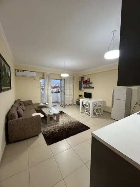 Tirane, jepet me qera apartament 2+1 Kati 4, 78 m² 500 € (Brryli)