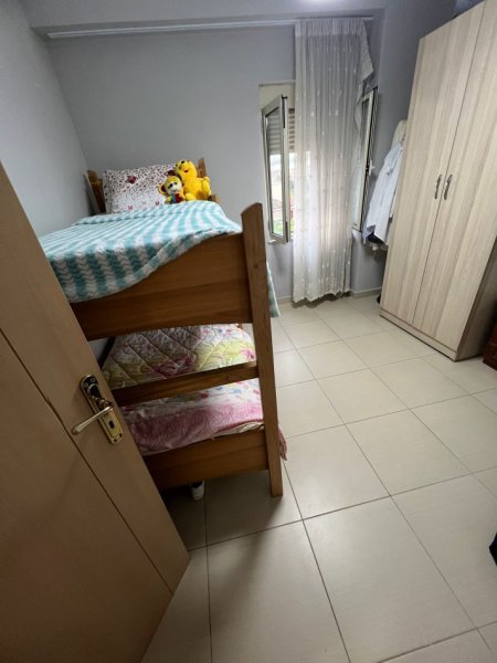Tirane, jepet me qera apartament 2+1 Kati 4, 78 m² 500 € (Brryli)