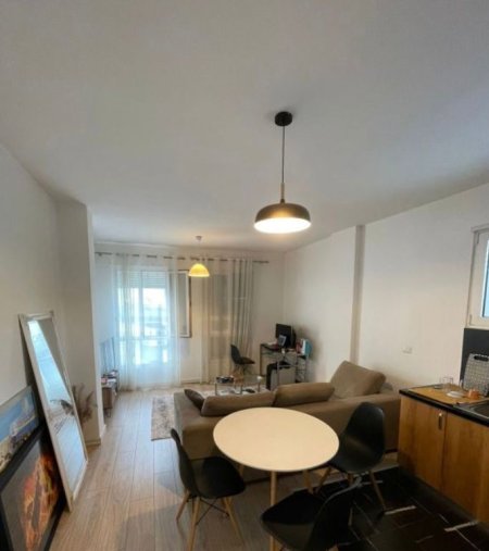 Tirane, jepet me qera apartament 1+1+Ballkon Kati 4, 72 m² 480 € (KOPSHTI BOTANIK)