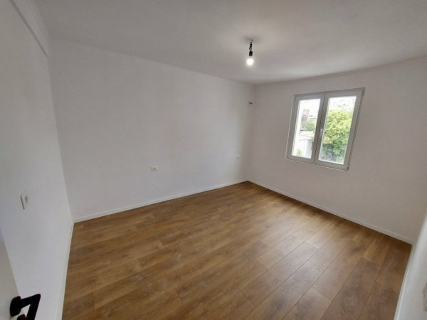Tirane, shitet apartament 2+1+Aneks+Ballkon, Kati 3, 60 m² 128,000 € (Asim Vokeshi te Harry Fullz)