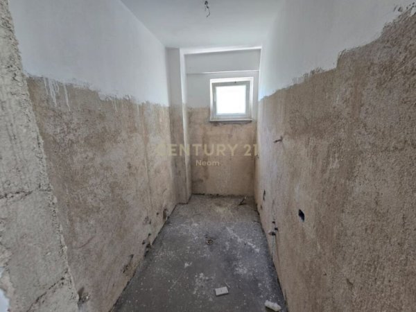 Tirane, shes apartament 3+1+2+Ballkon , 139 m² 320.000 € (Liqeni i Thatë)