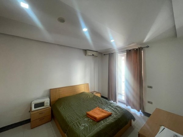 Tirane, jepet me qera apartament 2+1 Kati 2, 75 m² 500 € (Brryli)