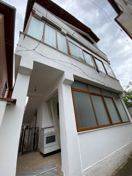 Tirane, shitet Vile 3 Katshe Kati 3, 225 m² 250.000 € (Jordan Misja)