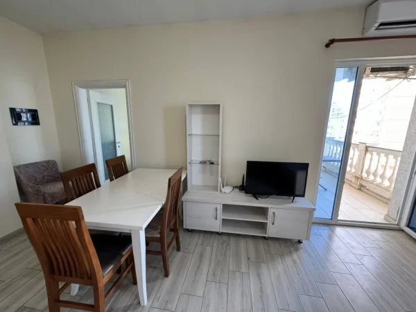 Durres, shitet apartament 1+1 Kati 5, 61 m² (Plazh, Durres)