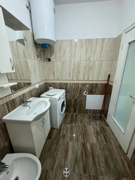 Durres, shitet apartament 1+1 Kati 5, 61 m² (Plazh, Durres)