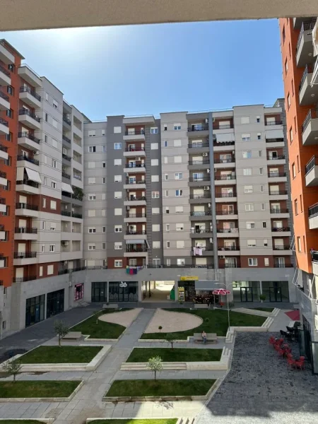 Tirane, jepet me qera apartament 2+1+Ballkon Kati 2, 102 m² 450 € (rruga sokrat miho)