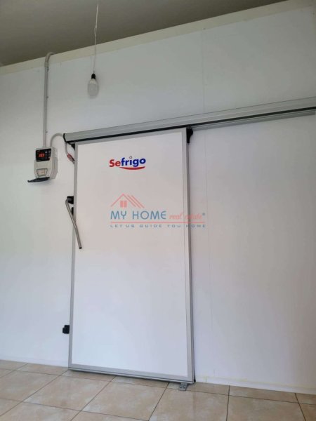 Tirane, jepet me qera dyqan Kati 0, 25 m² 350 € (Rruga Ali Demi)