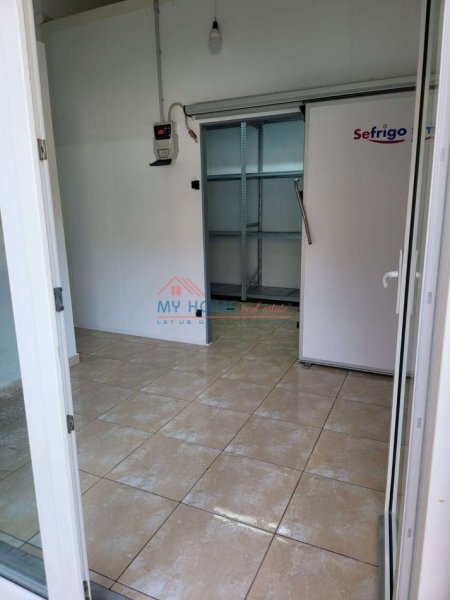 Tirane, jepet me qera dyqan Kati 0, 25 m² 350 € (Rruga Ali Demi)