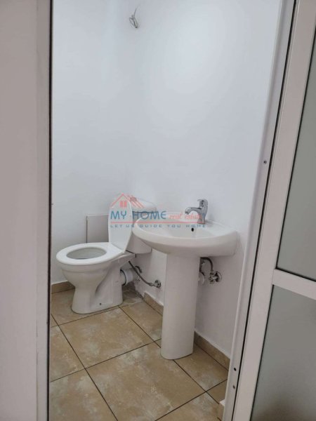 Tirane, jepet me qera dyqan Kati 0, 25 m² 350 € (Rruga Ali Demi)