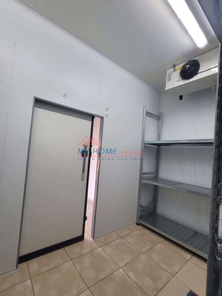 Tirane, jepet me qera dyqan Kati 0, 25 m² 350 € (Rruga Ali Demi)