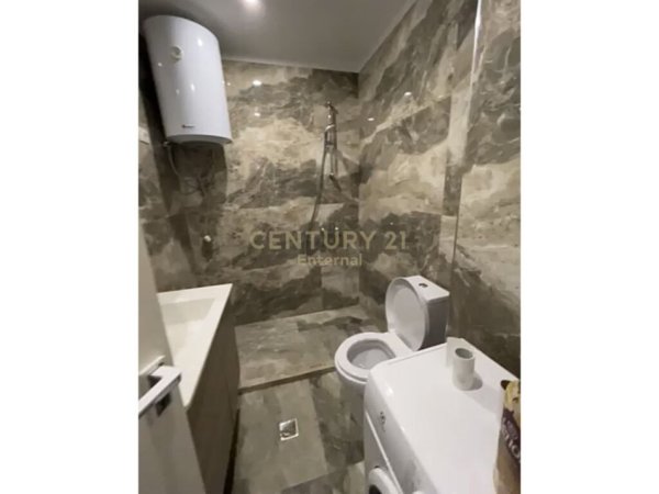 Tirane, jepet me qera apartament 2+1+Ballkon Kati 4, 100 m² 700 € (Liqeni i Thate)