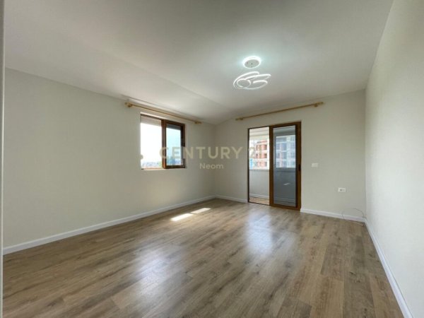 Tirane, shitet apartament 1+1 , 53 m² 72.000 € 