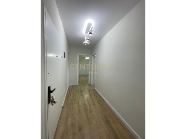 Tirane, shitet apartament 1+1 , 53 m² 72.000 € 