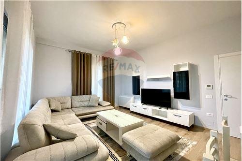 Tirane, jepet me qera apartament 2+1 Kati 5, 123 m² 800 € (Square 21,Arlis - Rruga e Kavajës, Shqipëri)