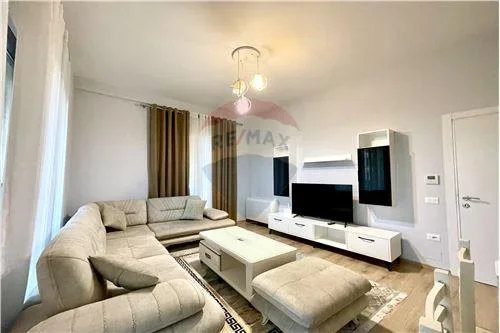 Tirane, jepet me qera apartament 2+1 Kati 5, 123 m² 800 € (Square 21,Arlis - Rruga e Kavajës, Shqipëri)