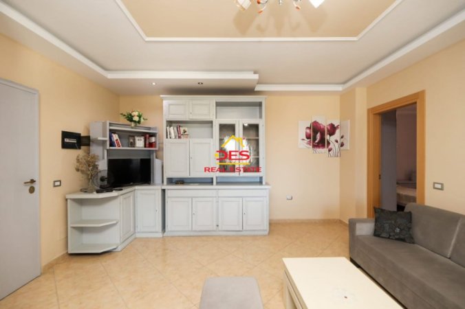 Vlore, shitet apartament 2+1 Kati 6, 97 m² 110.000 € (Rruga Gjergj Kastrioti)
