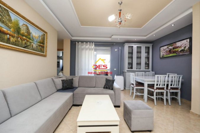 Vlore, shitet apartament 2+1 Kati 6, 97 m² 110.000 € (Rruga Gjergj Kastrioti)