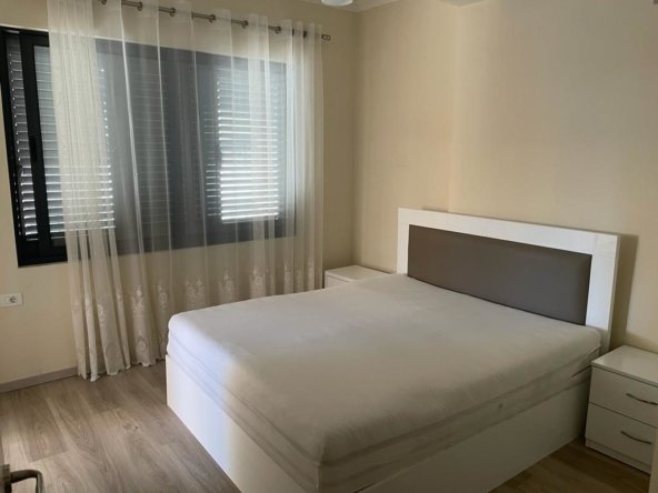 Tirane, jepet me qera apartament 2+1+Aneks+Ballkon Kati 2, 75 m² 380 € (Teodor Keko)