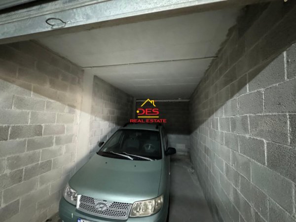 Vlore, shitet garazh Kati -1, 41 m² 34.000 € (Rruga Gjergj Kastrioti)