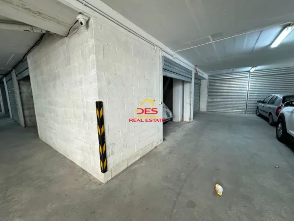 Vlore, shitet garazh Kati -1, 41 m² 34.000 € (Rruga Gjergj Kastrioti)