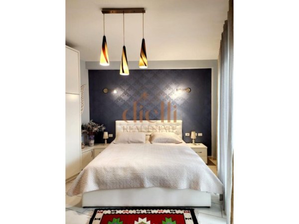 Tirane, jepet me qera apartament 1+1 , 600 € (Rruga Rrapo Hekali)