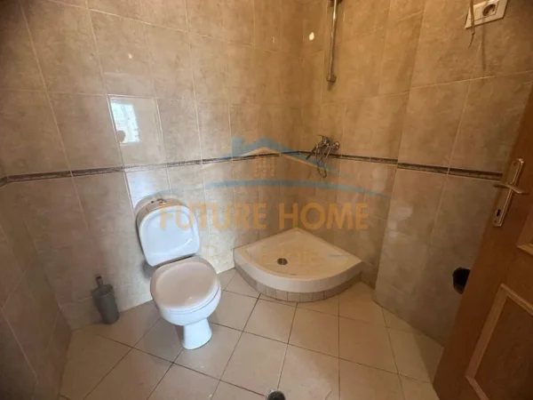 Tirane, jepet me qera Kati 3, 115 m² 800 € (Rruga e Kavajes)