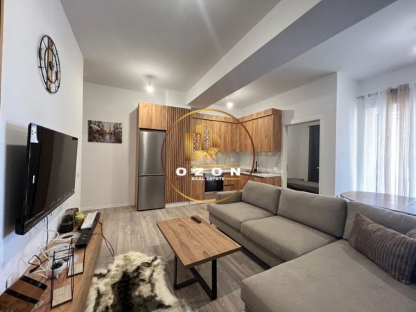 Tirane, jepet me qera apartament 2+1 , 87 m² 550 € (Ali Demi)