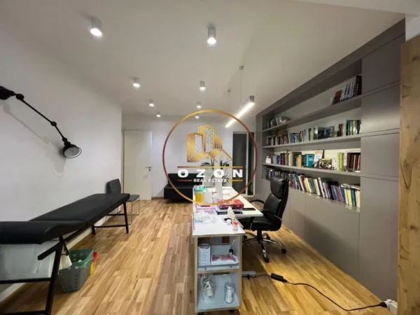 Ambient Biznesi Modern me qira pranë Gjykatës së Rrethit, Ish-Ekspozita në Qira 1050 €!