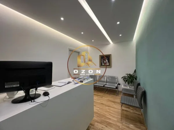 Ambient Biznesi Modern me qira pranë Gjykatës së Rrethit, Ish-Ekspozita në Qira 1050 €!