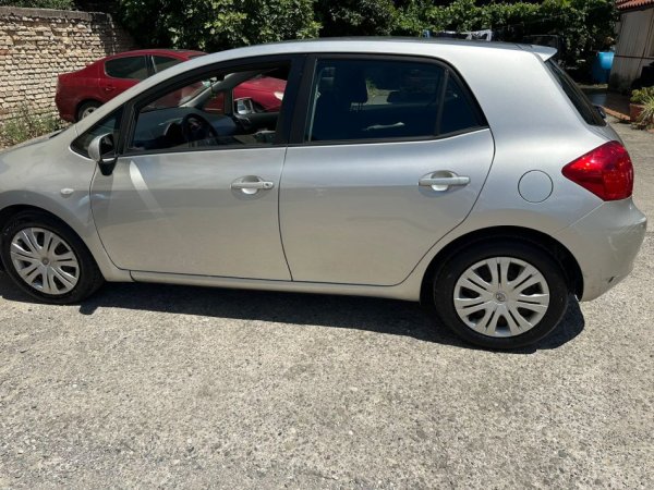 Toyota Auris Nafte 1.4 automatik