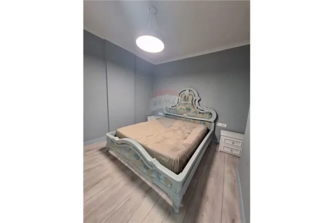 Tirane, jepet me qera apartament 2+1 , 85 m² 700 € (Rruga e Elbasanit)