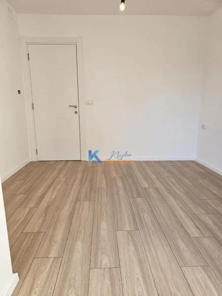 Tirane, shes apartament 1+1+Ballkon Kati 3, 51 m² 102.000 € (Xhamia e Tabakeve)