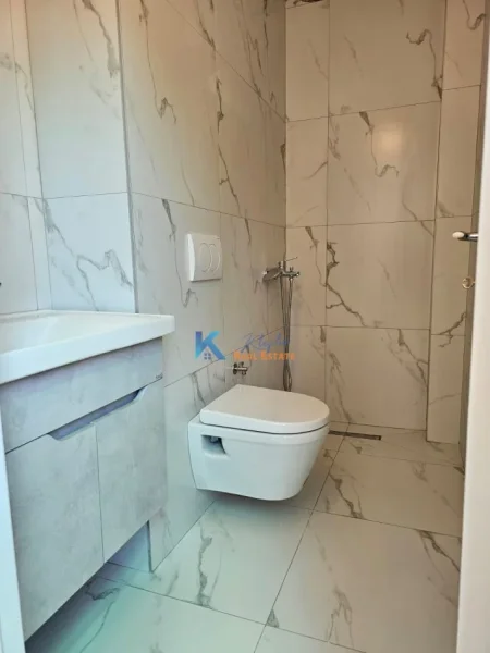 Tirane, shes apartament 1+1+Ballkon Kati 3, 51 m² 102.000 € (Xhamia e Tabakeve)