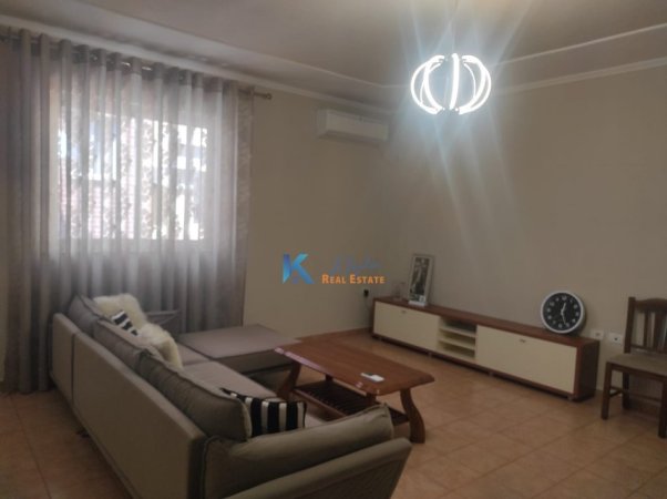 Tirane, jepet me qera apartament 2+1 Kati 3, 100 m² (Rruga e Kavajes, te rruga Mujo Ulqinaku)