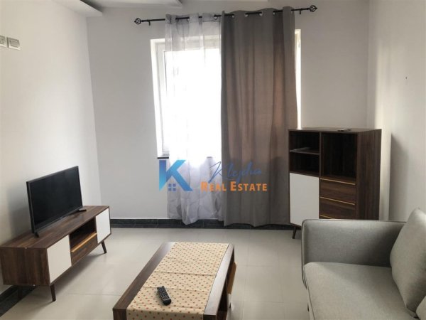 Tirane, jepet me qera apartament 2+1 Kati 2, 100 m² (Brryli, afer Tirana Bank)