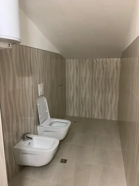 Tirane, jepet me qera apartament duplex Dublex Kati 4, 150 m² 400 € 