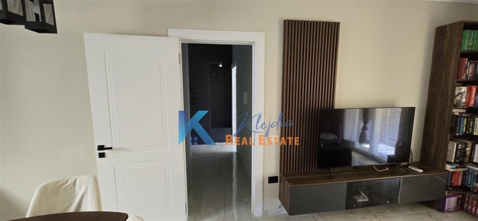 Tirane, jepet me qera apartament 1+1 Kati 5, 70 m² 400 € (Rruga e Dibres, afer Spitalit Amerikan 2)