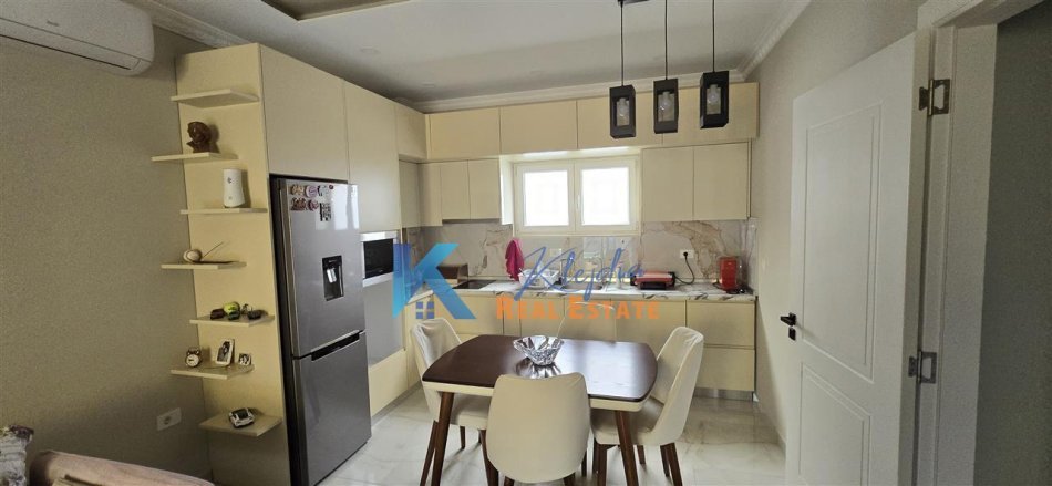 Tirane, jepet me qera apartament 1+1 Kati 5, 70 m² 400 € (Rruga e Dibres, afer Spitalit Amerikan 2)