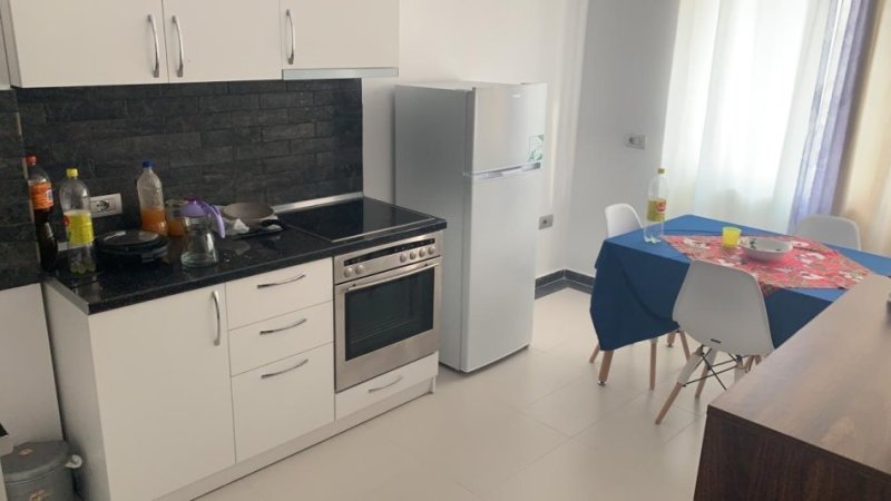 Tirane, jepet me qera apartament 2+1 Kati 2, 75 m² 500 € (rruga Gogo Nushi)