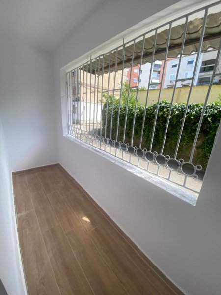 Tirane, shitet apartament 1+1+Ballkon Kati 1, 56 m² 80.000 € (Rruga Idriz Dollaku)