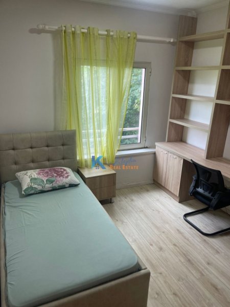 Tirane, jepet me qera apartament 2+1 Kati 5, 70 m² 850 € (Qender, te pallatet Shallvare)