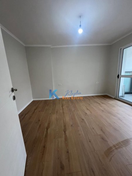 Tirane, shitet apartament 1+1 Kati 3, 56 m² 87.000 € (Rruga Ferit Xhajko, afer Tirana Bank)