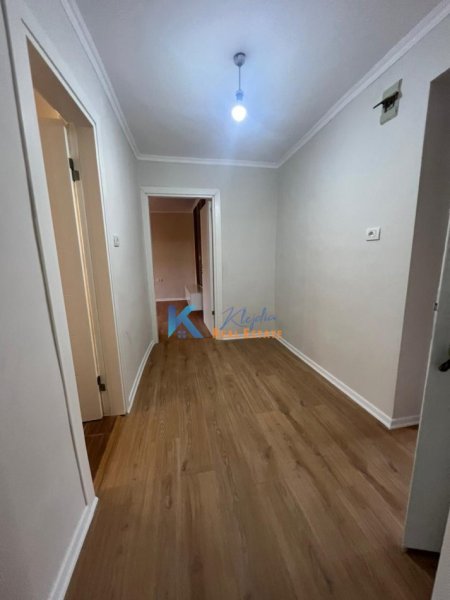 Tirane, shitet apartament 1+1 Kati 3, 56 m² 87.000 € (Rruga Ferit Xhajko, afer Tirana Bank)