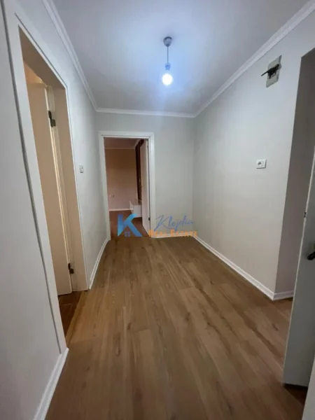 Tirane, shitet apartament 1+1 Kati 3, 56 m² 87.000 € (Rruga Ferit Xhajko, afer Tirana Bank)