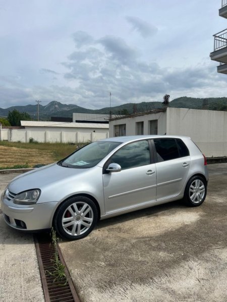 Elbasan, shes makine GOLF 5 automat Nafte, automatik Kondicioner 230.000 km