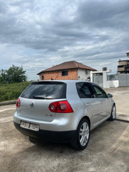 Elbasan, shes makine GOLF 5 automat Nafte, automatik Kondicioner 230.000 km