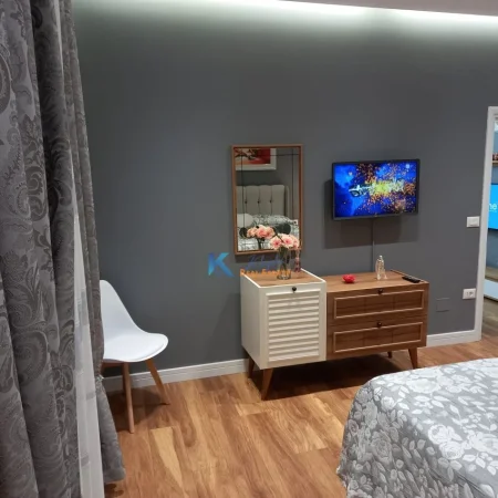 Tirane, jepet me qera apartament 1+1 Kati 3, 70 m² (Bllok, afer shkolles Deshmoret e Lirise)