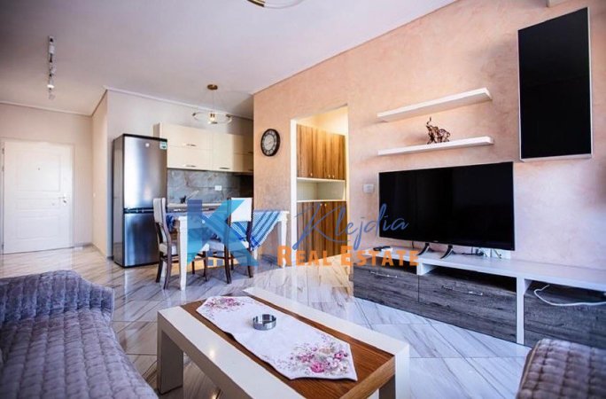 Tirane, jepet me qera apartament 2+1 Kati 3, 100 m² 700 € (Myslym Shyr, te karburant Kastrati)