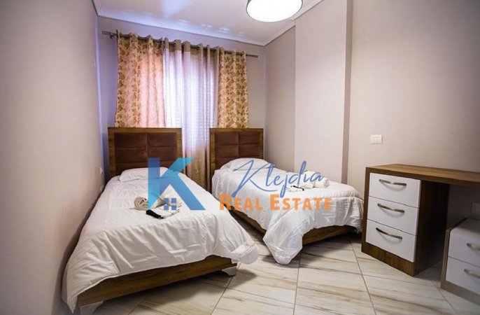 Tirane, jepet me qera apartament 2+1 Kati 3, 100 m² 700 € (Myslym Shyr, te karburant Kastrati)