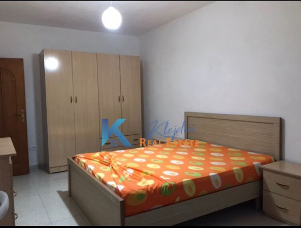 Tirane, jepet me qera apartament 1+1 Kati 1, 60 m² (Laprake, afer Kupoles)